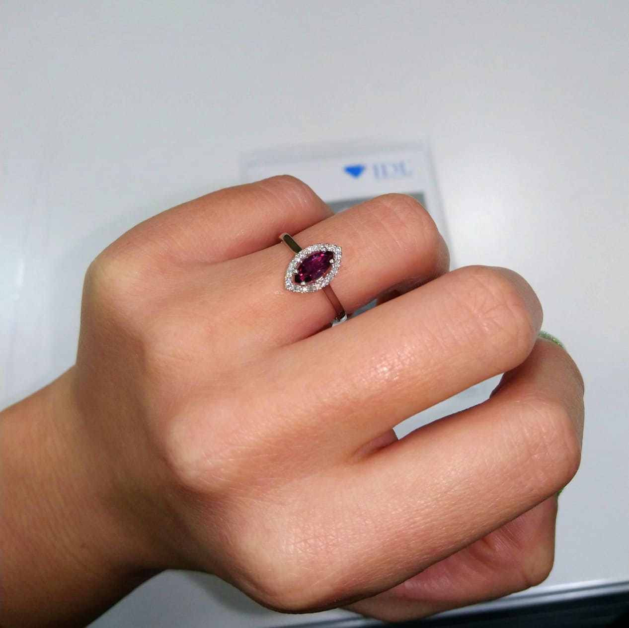 Пръстен с Рубин и Диаманти 0.73 карата